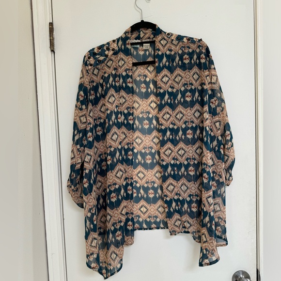 Gimmicks kimono style top - Picture 1 of 5